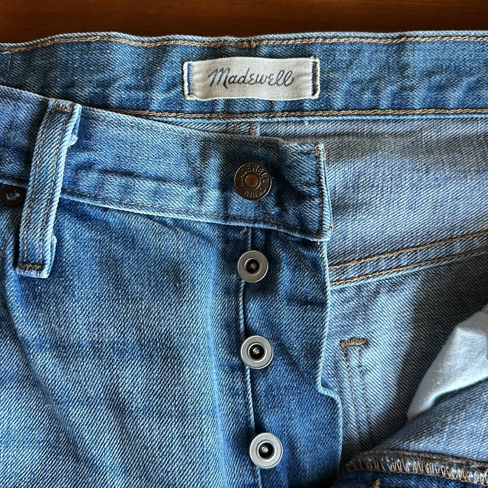 Madewell The Dad Jean in light wash with light distress/button fly. Size 14/32 - Picture 5 of 14